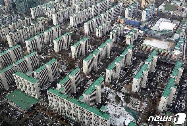 5일 서울 영등포구 63스퀘어에서 바라본 아파트단지.  /뉴스1 © News1 이동해 기자