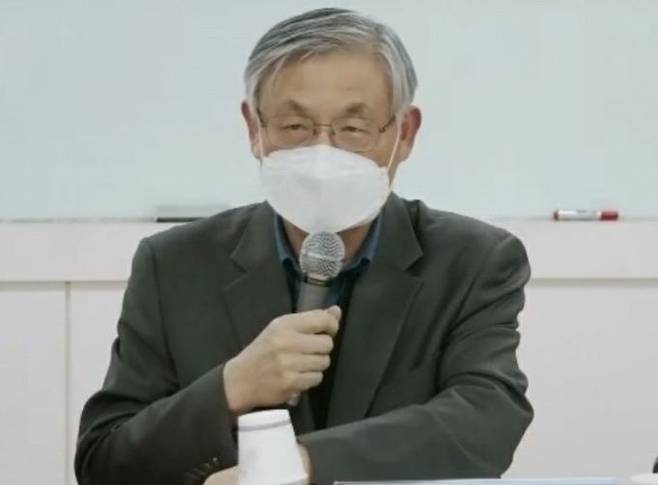 세계평화교수협의회 주최 ‘문선명·김일성 특별회담 30주년과 한반도 평화’ 학술회의 사회를 맡은 선문대 김수민 교수.