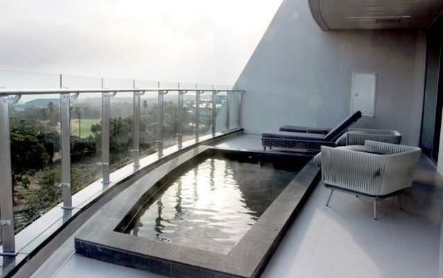 그랜드 조선 제주의 힐 프레스티지 스위트룸의 테라스 /유한빛 기자