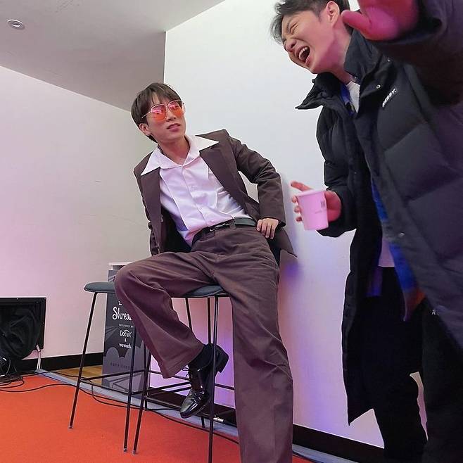 Group BtoB member Seo Eunkwang has released a playful photo.On February 15, Seo Eunkwang released a photo on his Instagram with the caption: Hes what the hell...Seo Eunkwang boasted a unique fashion sense in a suit and coloured sunglasses; he showed off his strong friendship by revealing a smile with Lee Chang-sub.In the post, fans responded, Both are so lovely, cute, and Monday is a fairy.Meanwhile, the group BtoB, which Seo Eunkwang belongs to, debuted in 2012.BtoB was loved for its extraordinary vocal skills by creating numerous hits such as Its OK, Memories of Spring Day, and I miss you.BtoB will appear on Mnet Kingdom, which will be broadcast in April.