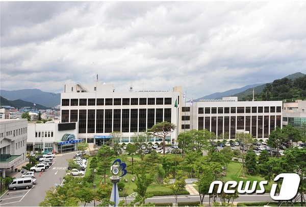 양산시가 매년 3월쯤 개최했던 '원동매화축제'를 전면 취소하기로 결정했다. 사진은 양산시청 전경. © 뉴스1