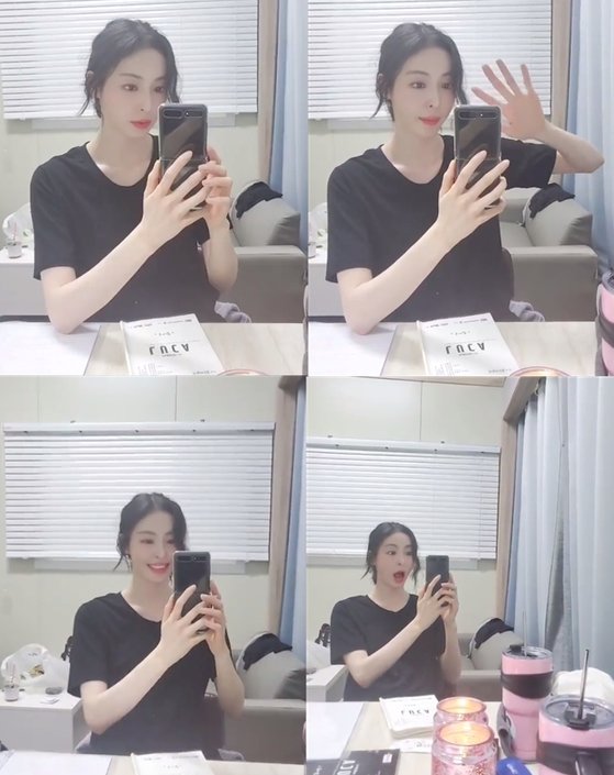 Actor Lee Da-hee has encouraged Drama Luca Should catch the premiereLee Da-hee posted a hashtag and video on his SNS on the 16th, Luca the Power Rangers and clouds in the sky.The released video shows Lee Da-hee preparing to shoot in the waiting room.Lee Da-hee, who wore her hair strapped in a comfortable T-shirt, boasted a bright beauty with Luca script certification.Meanwhile, TVN Luca: The Power Rangers starring Lee Da-hee is a spectacle chase action play in which Geo, who was chased because of his special ability, is the only homicide detective who remembers his appearance, Cloud, against a huge conspiracy.It airs every Monday, Tuesday at 10 p.m.