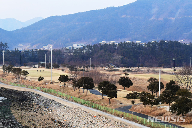 [남해=뉴시스] N골프장 전경.