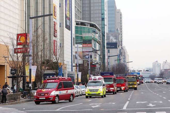 경기도소방재난본부는 디지털 기술을 활용한 스마트 재난대비에도 앞장선다. 소방과 경찰, 지자체 등 기관별로 서로 다른 무선통신망을 사용해 협력대응이 어려웠던 점을 개선하고자 LTE기반 ‘국가재난안전통신망’ 구축사업 추진에 속도를 낸다. / 사진제공=경기도소방재난본부