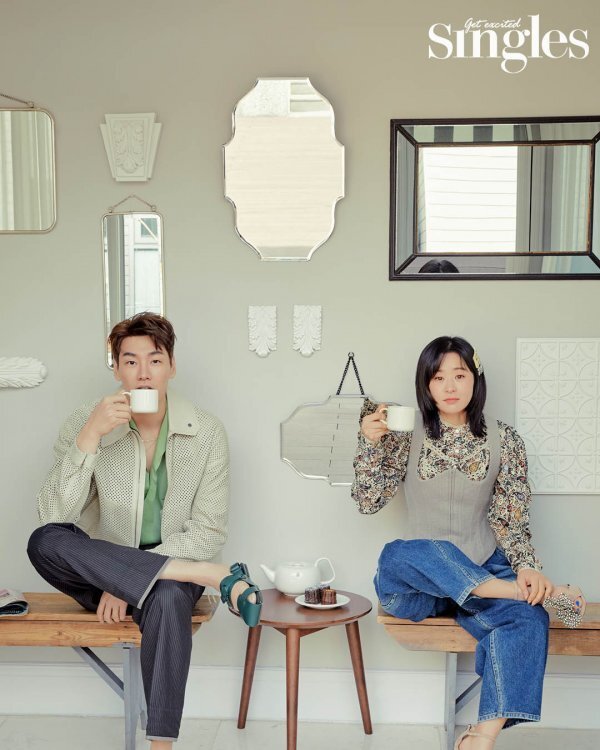 The two men, who were rumored to be typical introverts, attracted attention by completing a duet photocial that was not awkward at all.Kim Young-kwangs aura, which boasted model physicals, was added to the plump image of Choi Kang-hee, who boasts a refreshing visual.Especially, veteran actor, as a model of the main two, I relaxed to the fashion of retro feeling.Actor Choi Kang-hee, who said that the unique setting of meeting me at the age of 17 was fun in Hi? Its me!, said, I wandered a lot while saying How should I live?It was a time when the script was different and very uneasy. On the other hand, I wanted to say I am okay now to myself and I wanted to hear it.I wondered what this drama would be like, what dreams it would give me, and what comfort it would give me. Its a time when you know youre not a genius, and after that time you have had fun facing the scary, she says, still growing.Kim Young-kwang, who started as a model and has been wandering a lot when he entered the path of Acting for the first time, said, I do not know exactly, but it is time to think that there are many things to do in the future.As for the role in the work, Yoo Hyun is a great character.I felt like a character of similar color to me, and I wanted to make it more stereoscopic. When I live my life, I feel like I have grown this much after I have passed, but it seems to be a drama that grows in some way later.I want to know Oh, it was such a drama as it is, he said, and his deep affection for the work was conveyed.Choi Kang-hee & Kim Young-kwangs special couple portrait can be found in the March issue of Singles and on the Singles website.