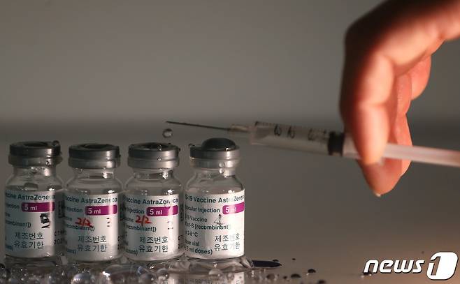 아스트라제네카 백신 모형. © News1 이성철 기자