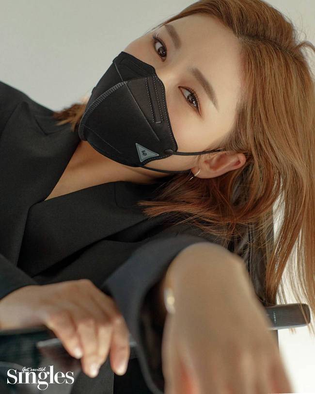 A Song Ga-in pictorial has been released.Magazine Singles released a picture of singer Song Ga-in, who drove a trot craze to Korea on February 23rd.Singer Song Ga-in, who has been loved by his gentle neck sound, relaxed stage manners, and cute eyes, has completely digested the charismatic concept opposite to the existing image.In this photo with eco-friendly Mask iLe, Song Ga-in is a back door that led the filming scene in a sophisticated yet chic atmosphere.In particular, iLe Mask, which is a reusable product that goes well with any style from shirt to suit, is a product that can be reused up to 50 times, and the value and meaning of Song Ga-ins good influence combined with the environment is further highlighted. Some of the proceeds from March will be donated to the childrens class who are suffering from Corona 19.Meanwhile, singer Song Ga-in, who has been loved by all the public for his unique charm since winning the audition program in 2019, is continuing its popularity in 2021.Especially, the movie that captures the impression of the first solo concert recently exceeded 10,000 Audience.