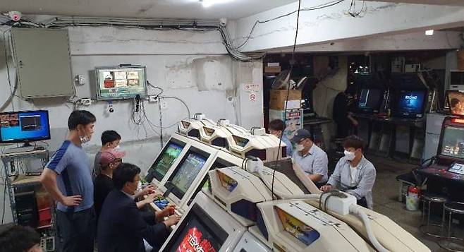 (마지막 스파2 대시 게임중인 유저분들(고인물들)) / 다음 SF2CE 카페장 김치님 사진 제공