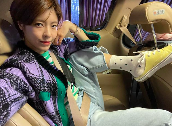 Actor Lee Yoon-ji reveals Working Moms happiness through photoLee Yoon-ji posted a picture on his instagram on the afternoon of the 24th and said, Yesterday, one hair, one makeup in the car, clothes I got in advance.Lee Yoon-ji said, Please check, my sisters toe firm. Today is not turned over. It is a little small.Is it possible to have two (born) children with pelvis?Lee Yoon-ji then spoke with her first daughter, Miss Rani.In Lee Yoon-jis article, Ill go to shoot another day. Why are you so busy these days? Can you pick me up? Yes.I can go to the day, dont worry, daughter. I promise. You know that? I love you, daughter.Today runs, Mother runs, he concluded.Lee Yoon-ji, who married Han Han-ul, a oriental medicine doctor in 2014, has two daughters and is carrying out childcare and broadcasting activities.Lee Yoon-ji SNS