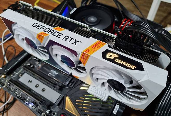 부하가 적게 걸리는 작업을 할 때는 냉각팬이 완전히 멈춘다