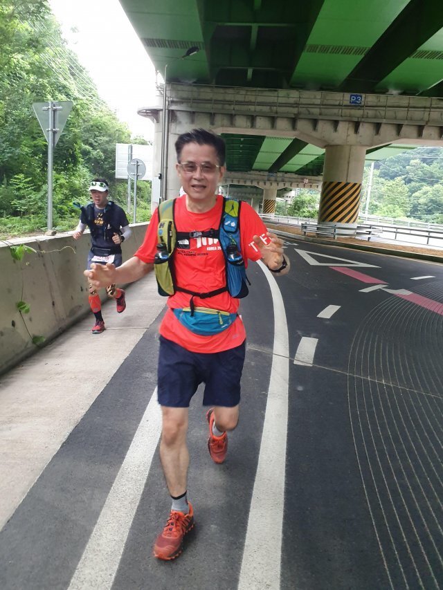 서승우 교수는 서울 도림천 일대에서 열리는 공원사랑마라톤대회에서 매주 마라톤 풀코스를 달리고 있다. 서승우 교수 제공.