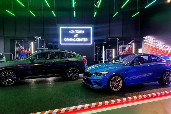 BMW 드라이빙 센터 내 M 타운. BMW의 고성능 차량 M 모델들이 전시되어 있다. /민서연 기자