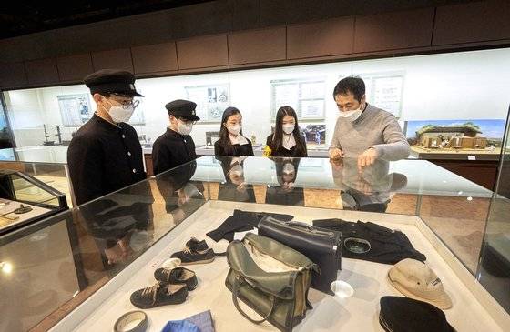 서울교육박물관에서는 유물·사진 등 자료를 통해 우리나라 교육 역사를 시대별로 살펴볼 수 있다.