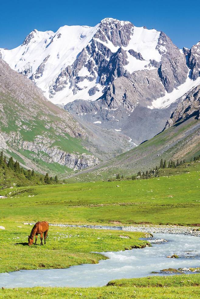 카자흐스탄 천산산맥.