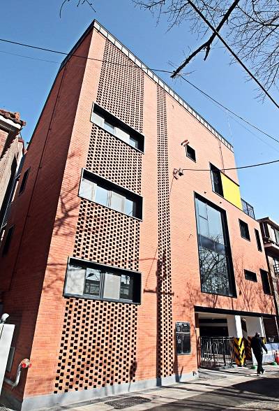 서울 동작구가 치매 및 노인성 질환 어르신들의 전문적인 돌봄서비스를 제공하는 ‘신대방1동 구립데이케어센터’(신대방1길 18)를 3월 중순 완공 예정이라고 3일 밝혔다. 사진은 신대방데이케어센터 전경./사진제공=동작구