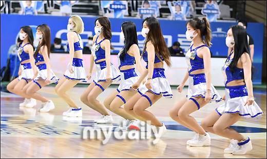 ▲ 치어리더 서현숙 '단체샷에서도 눈에 띄는 깡마름'