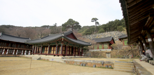 ‘선방 문고리만 잡아도 성불한다’는 벽송사는 한국 선불교 최고의 종가로 불린다.
