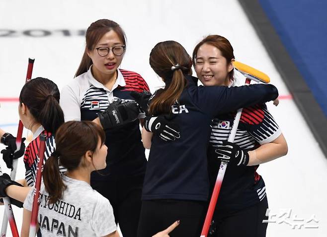 2018평창동계올림픽 여자 컬링 준결승에서 한국이 일본을 8-7로 누르고 승리했다. CBS특별취재팀