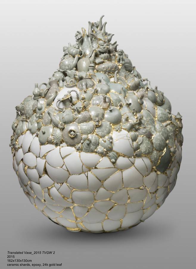 "Translated Vase” by Yee Soo-kyung (Gana Art Center)
