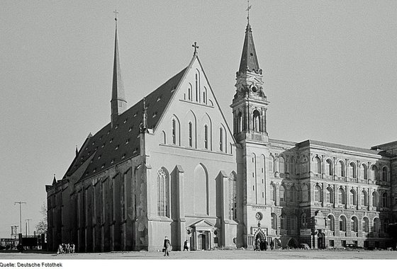13세기에 지어진 라이프치히의 장크트 파울리 대학교회는 사회주의 도시 개조 작업의 일환으로 1968년에 폭파됐다. [사진 젤리거]