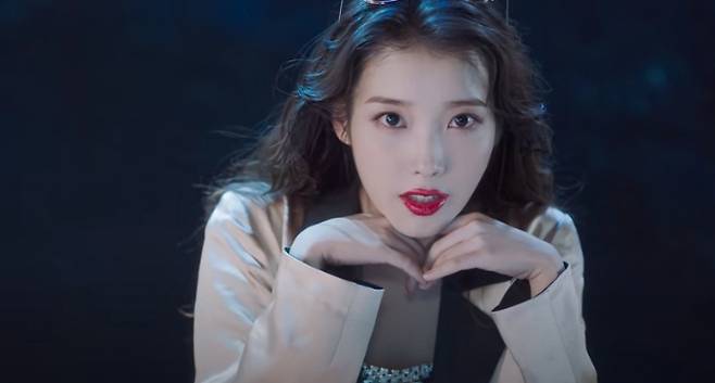 사진=아이유 '셀러브리티' 공식 뮤직비디오 영상 캡처