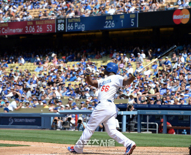 2014년 LA 다저스와 애리조나 다이아몬드백스전에서 홈런을 날리고 있는 야시엘 푸이그. 다저스타디움|스포츠서울 최승섭기자