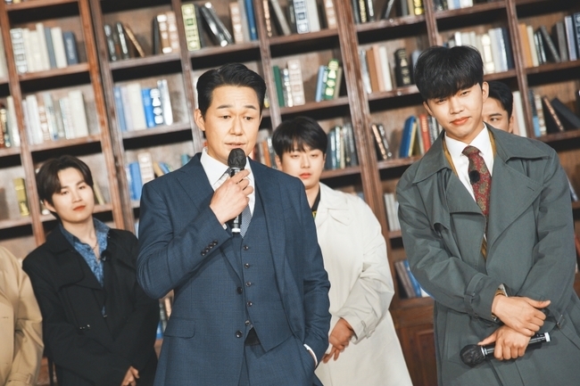 Mulberry monkey school Lim Young-woong, Young Tak, Lee Chan-won, Jang Min-Ho, Kim Hie-jae, Huang Yun women will present Hero mulberry color special feature with actor Park Sung-woong.In the 42nd episode of TV CHOSUN Mulberry Monkey School: Life School broadcast on March 10, Mr. Trotmen receive a limited-class action acting class for Park Sung-woong, who is perfect for both action and acting.Park Sung-woong, a man whom men love, reveals his extraordinary fanfare for Mr. Trotmen, and emits hidden mong-pil by transferring the action acting that has been polished.Mr. Trotman cheered with a previous-class reaction to the unimaginable appearance of Park Sung-woong.Park Sung-woong proved that he is a steam fan of Mr Trot in the aspect of Sung Woong Wiki, which is as good as Chanto Wiki, which tells the information about Mr Trot along with the surprise confession that all family members are Mr Trot fans.Mr. Trotmen held a 6-color 6-color S/S fashion show with a trench coat and exploding coolness ahead of the Action Noir challenge.In particular, Mr. Trotman has launched a survival total game that burns the battle to play the role of Jang Guk-young and Joo Yoon-bal of Hero, the legend of action and the romance of men.In the midst of the centurys Jinsunmi confrontation, Jean Lim Young-woong - Sun Young Tak - Lee Chan-wons game was overturned.In addition, Lim Young-woong predicted the Korean version of Rambo Woong, which is a Korean version of the action with a gun, and a member who was in a ridiculous accident was burned in competition.In addition, Mr. Trotman showed off the emotions of a dark man, such as walking to the sky and living a good life with mulgi charging time.Mr. Trotman, who captivated Park Sung-woong with overwhelming immersion, was born and impressed everyone.In a heated atmosphere, emotional craftsman Lim Young-woong showed Yain, and Park Sung-woong, who selected the mens karaoke song Seosi in the heated torch of Mr. Trotmen, completed the stage where the sweet Lim Young-woongs featuring was added, and the scene was warmed up.It was an action acting class where Mr. Trotman and human noir Park Sung-woong met and the coolness and fun of seven men exploded, he said.I hope youll see a special feature of Hero mulberry color that will bring you another attraction of Trotmen.