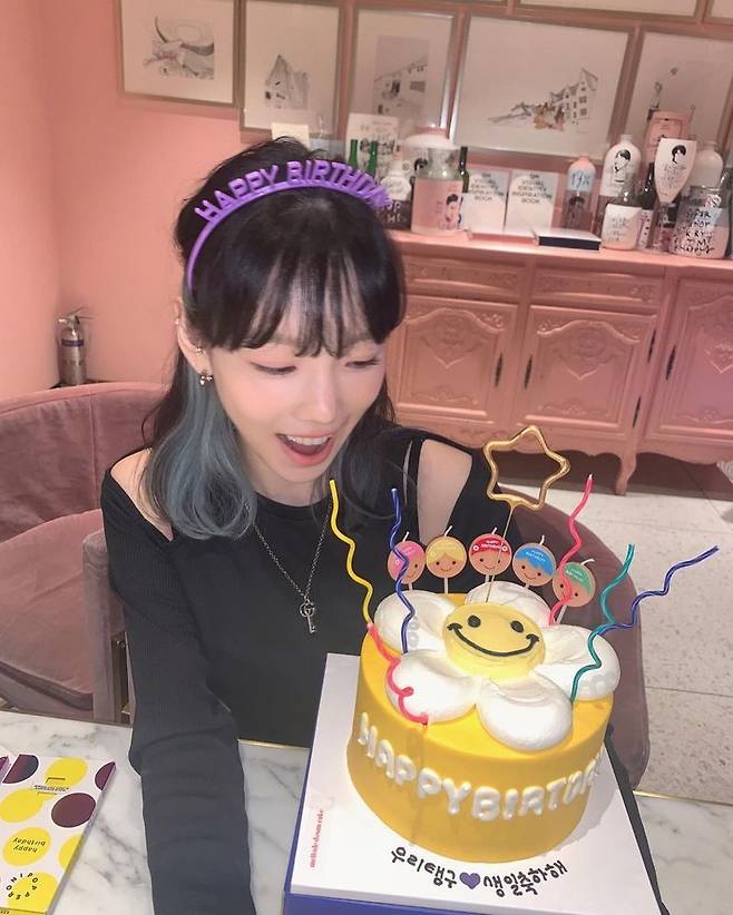 Group Girls Generation Taeyeon certified the Cake that was presented for her birthday.On March 9, Taeyeon posted several photos on the Instagram with the phrase March 9.In the open photo, Taeyeon is staring at a Cake with a calyx and saying, Happy birthday to our Tanggu.In addition, Taeyeon boasted a lovely beauty wearing HAPPY BIRTHDAY headband.On the other hand, Taeyeon is appearing on TVN Amazing Saturday - Doremi Market.