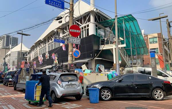 서울풍물시장이 신설동의 주인공이 됐다.