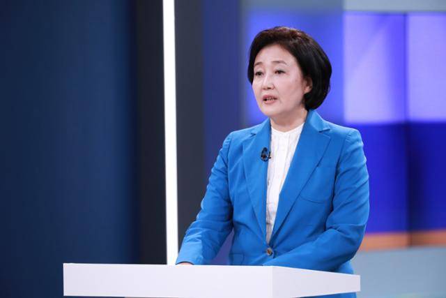 박영선 더불어민주당 서울시장 후보가 12일 오후 서울 상암동 JTBC에서 열린 열린민주당 김진애 후보와의 서울시장 후보 단일화 1차 토론회에서 발언하고 있다. 박영선 캠프 제공