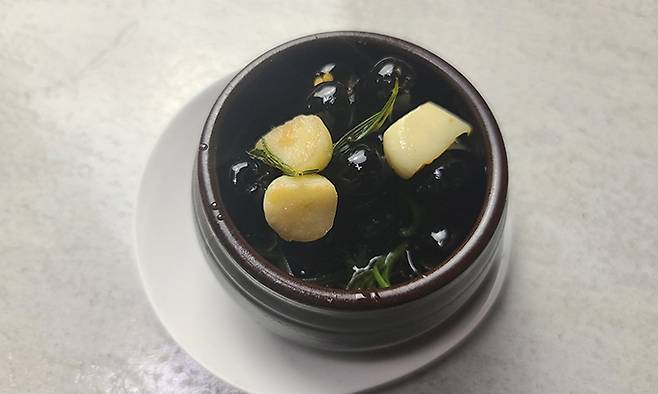 마늘을 넣은 올리브오일 콩피