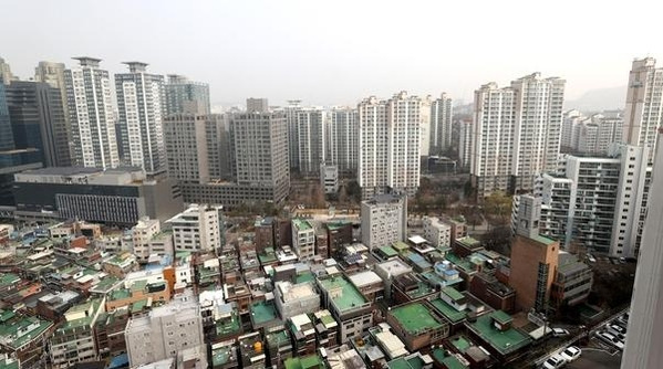 공동주택이 밀집해 있는 서울 마포구 공덕동 일대의 모습. /연합뉴스