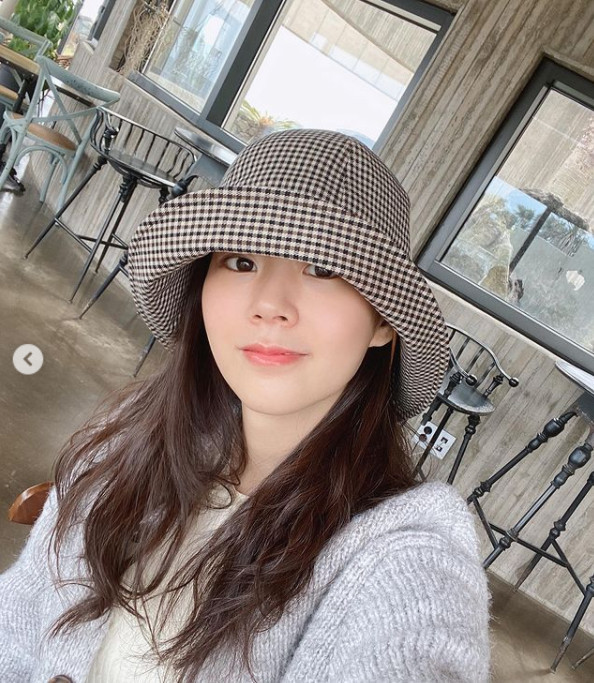 Han Seung-yeon from group KARA showed off vampire visuals.Han Seung-yeon posted a photo on his personal instagram on March 18 with an article entitled When I took Jeju Island in the old days.In the photo, Han Seung-yeon is wearing a check bucket hat and looking at the camera, with a pale face of makeup completing a clean atmosphere.Especially during his debut, he was impressed with his face and visuals.The netizens who saw this responded, I do not think you are old ... If I wear that hat, my scalp seems to be a marginal line.Meanwhile, Han Seung-yeon made his debut with KARAs first album Blooming in 2007. Recently, he is appearing on KBS 2TV Pet Vitamin.
