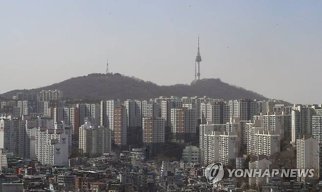 서울 응봉산에서 바라본 시내 아파트 단지 모습 [연합뉴스 자료사진]