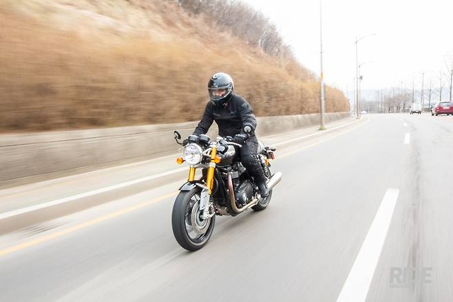 '레이서'라는 이름에 걸맞게 경쾌한 움직임을 보여준다.