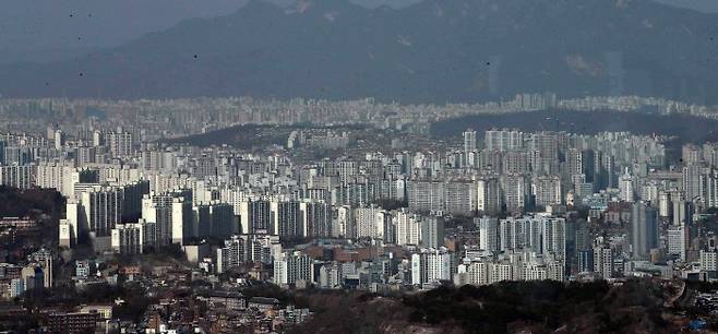 서울 강북 아파트 단지 전경 [한주형기자]