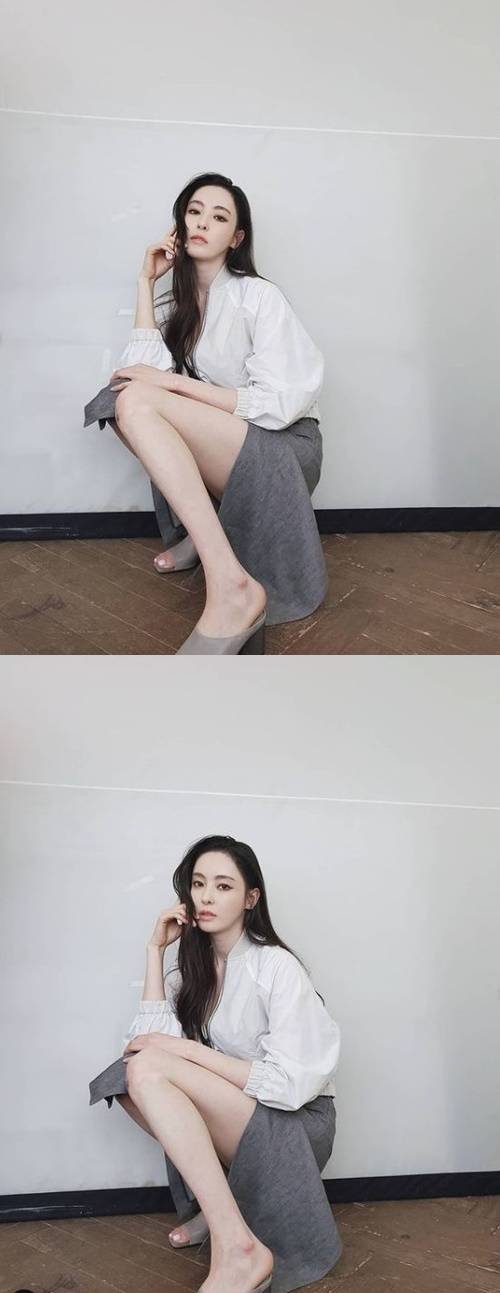 배우 이다희가 고혹적인 매력을 뽐냈다. 사진=이다희 SNS