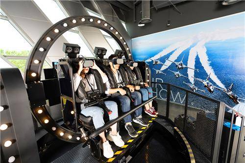 공군 에어쇼 제트기의 스릴을 만끽할 수 있는 블랙이글 탑승 체험 [국립항공박물관 제공]