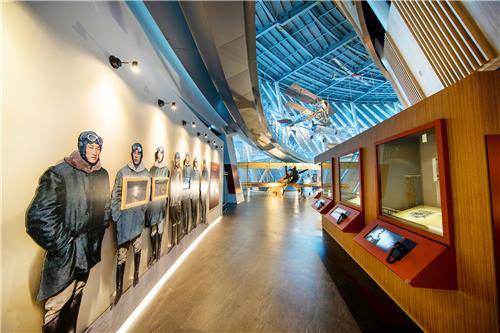 1층 항공역사관에서는 우리나라와 세계의 항공 역사를 한눈에 볼 수 있다. [국립항공박물관 제공]