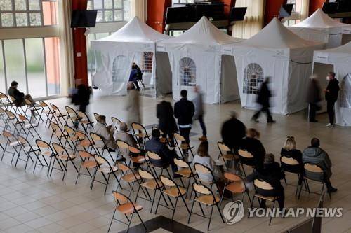 프랑스에 마련된 코로나19 백신접종센터 [로이터=연합뉴스 자료사진. DB 및 재판매 금지]