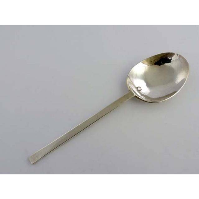 아무런 장식도 달려있지 않은 청교도 스푼. Antique Silver Spoons