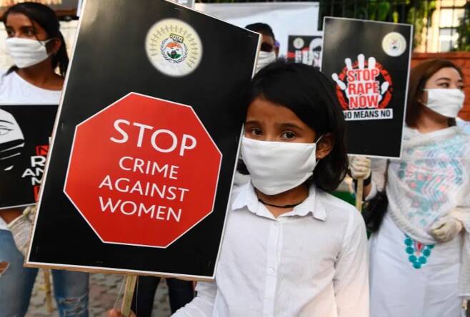 성폭력 근절을 위한 시위에 나선 인도 여성 AFP 연합뉴스