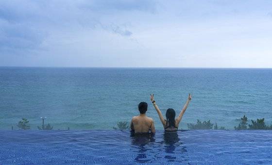 강릉 세인트존스호텔의 인피니티풀. 브레이브걸스 '롤린' 뮤직비디오를 촬영한 장소다. 백종현 기자