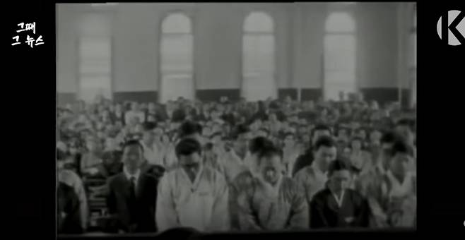 1967년 동백림 사건 당시 간첩죄로 기소된 23명. '국정원 과거사 진실규명을 통한 발전위원회'는 2006년 1월 26일에 당시 정부가 단순 대북접촉과 동조행위를 국가보안법과 형법상의 간첩죄를 무리하게 적용해 사건의 외연과 범죄사실을 확대·과장했다고 밝혔다. 또한 사건조사 과정에서의 불법 연행과 가혹행위 등에 대해 사과할 것을 정부에 권고했다. 방송 캡처