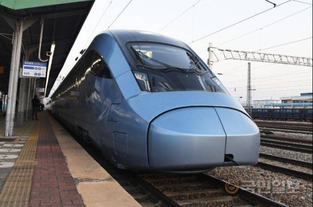 중앙선 영주역에 정차한 KTX-이음. 영주시 제공