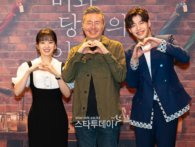 On the morning of the 31st, an online production presentation of Movie Rain and Your Story was held.Actor Kang Ha-neul, Chun Woo-Hee and Cho Jin-mo attended the production presentation.The event was held online under the influence of Corona 19.