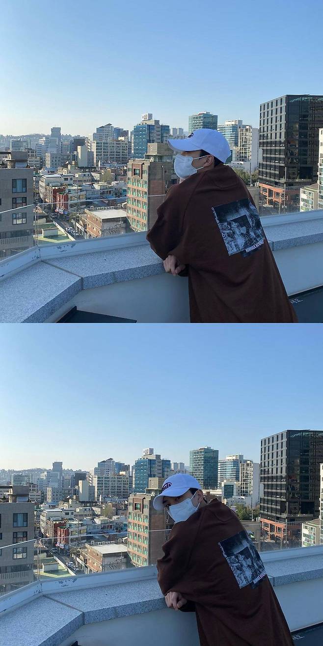 Actor Song Kang showed the scenes of Boy friend Jail.On the 31st, Song Kang posted a picture on his instagram with a picture saying, The weather is very...good.In the photo Song Kang is on the roof of the building, wearing a white baseball cap and brown jacket, and is seen in the view, his warm beauty coming through the mask.The perfect backstroke showed the Pacific shoulder holder.The netizens who saw this responded such as The sky is more like a chanok, My brother is better than the weather, My side attitude is crazy and My face is very good.On the other hand, Song Kang is currently playing the role of Valerino Lee Chae-rok in the TVN monthly drama Nabilera.PhotoSong Kang SNS