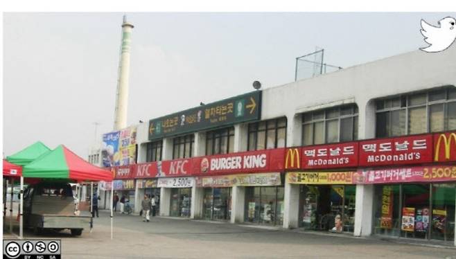 현재 청량리역사 준공 이전 구역사에 들어선 햄버거 브랜드 4개. 왼쪽부터 롯데리아, KFC, 버거킹, 맥도날드.(사진=인터넷커뮤니티)