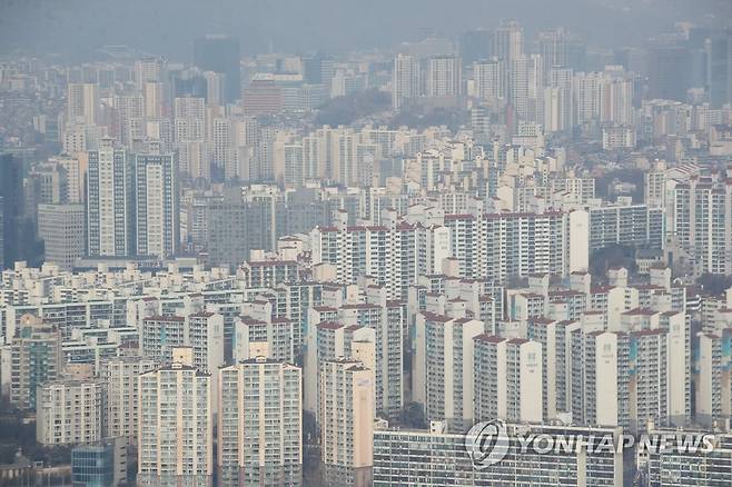서울 여의도 63빌딩에서 바라본 아파트 단지와 빌딩 숲 [연합뉴스 자료사진]