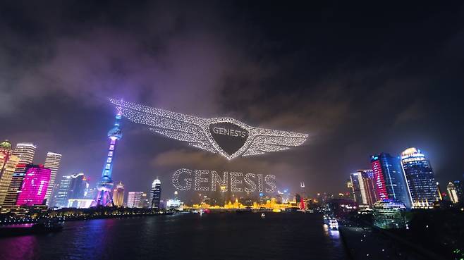 글로벌 럭셔리 브랜드 제네시스가 중국에서 본격 출범했다. 제네시스 브랜드(이하 제네시스)는 2일(현지시간) 중국 상하이 국제 크루즈 터미널에서 ‘제네시스 브랜드 나이트(Genesis Brand Night)’를 열고, 중국 고급차 시장을 겨냥한 브랜드 론칭을 공식화했다./사진제공=현대차
